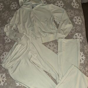 SKIMS Light Green Leggings Set SPEARMINT 🍐